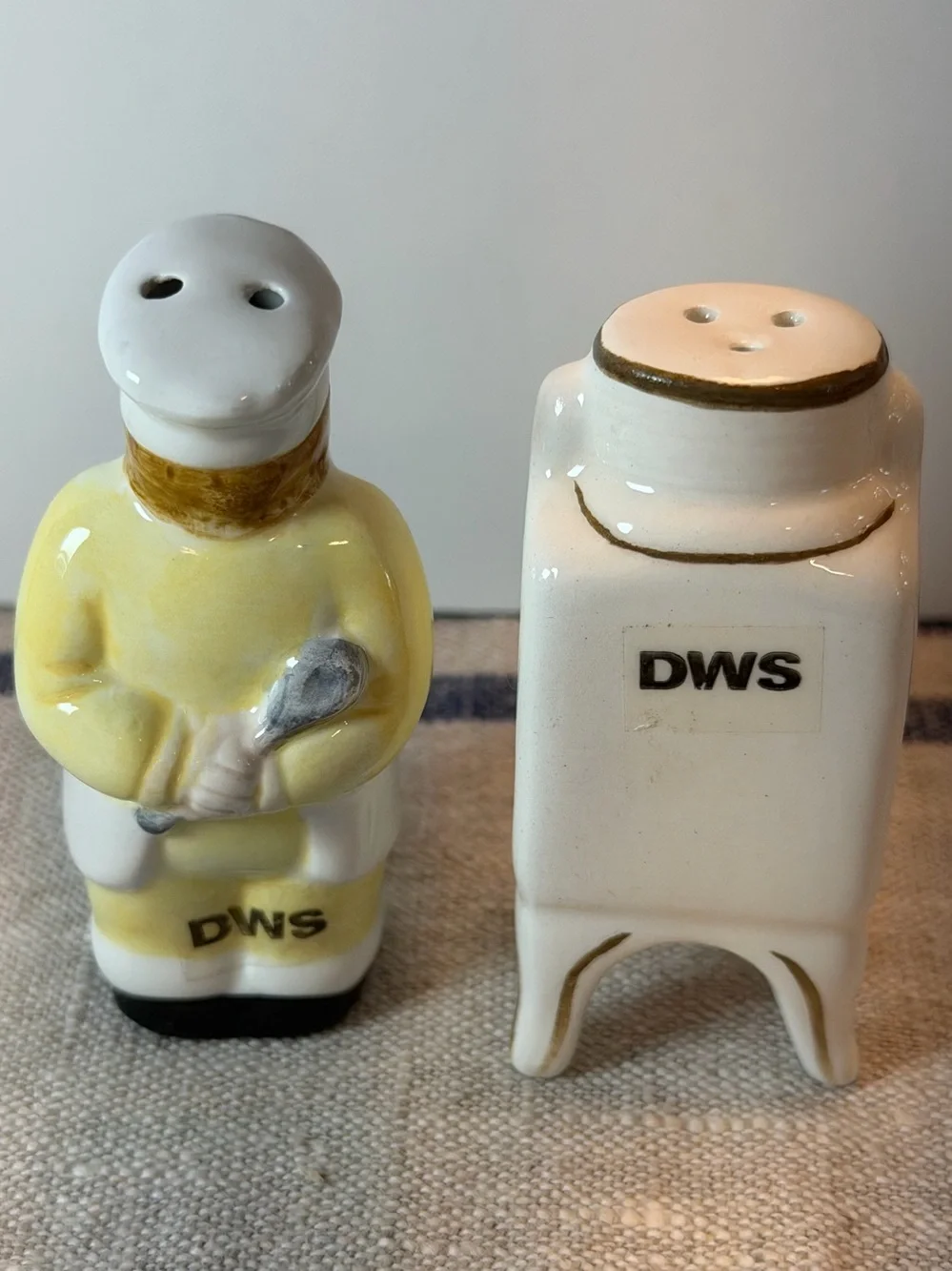 👨‍🍳 Vintage Ceramic Chef & Stove Salt/Pepper Shaker Set, NIB